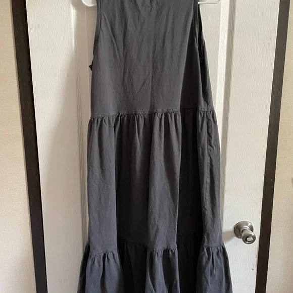 Universal Thread - Medium - Picture 2 of 2